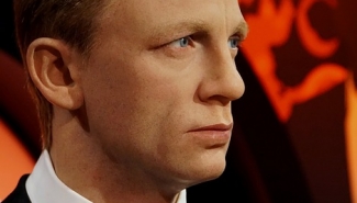What Sunglasses does Daniel Craig Wear?